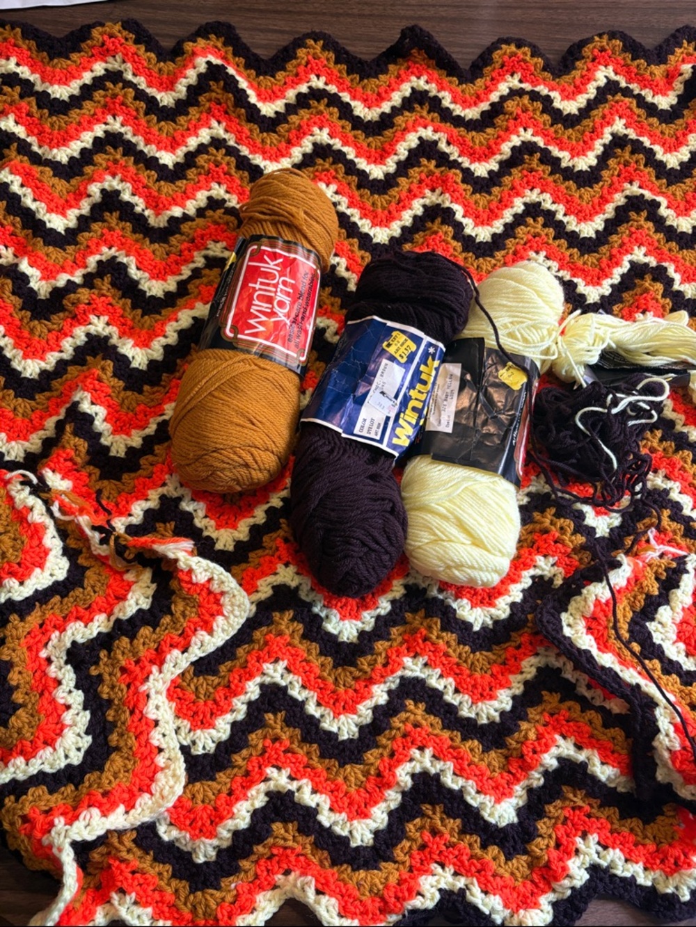 VINTAGE Handmade Chevron Crochet Throw and Yarn